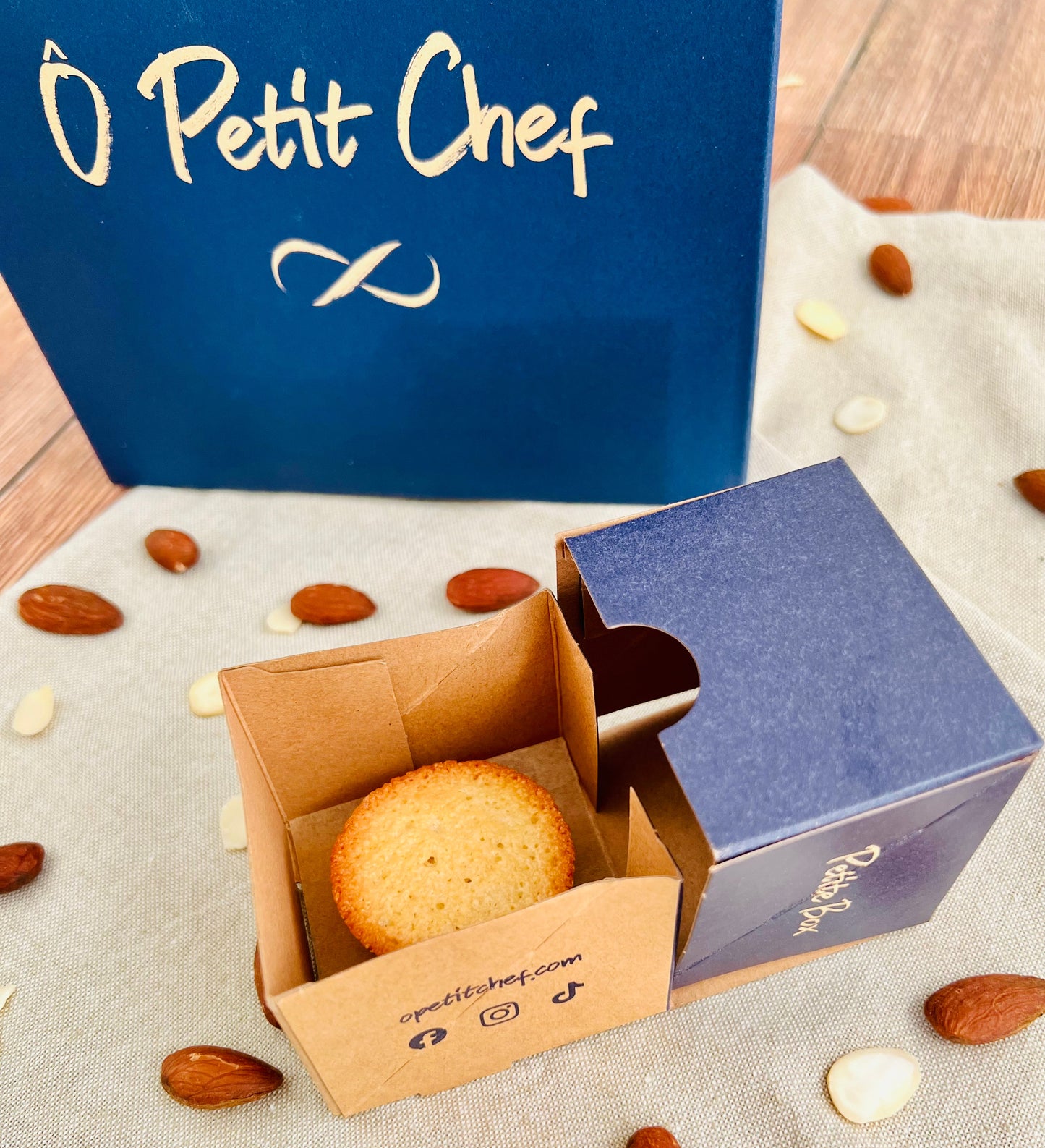 Box of 1 Financier