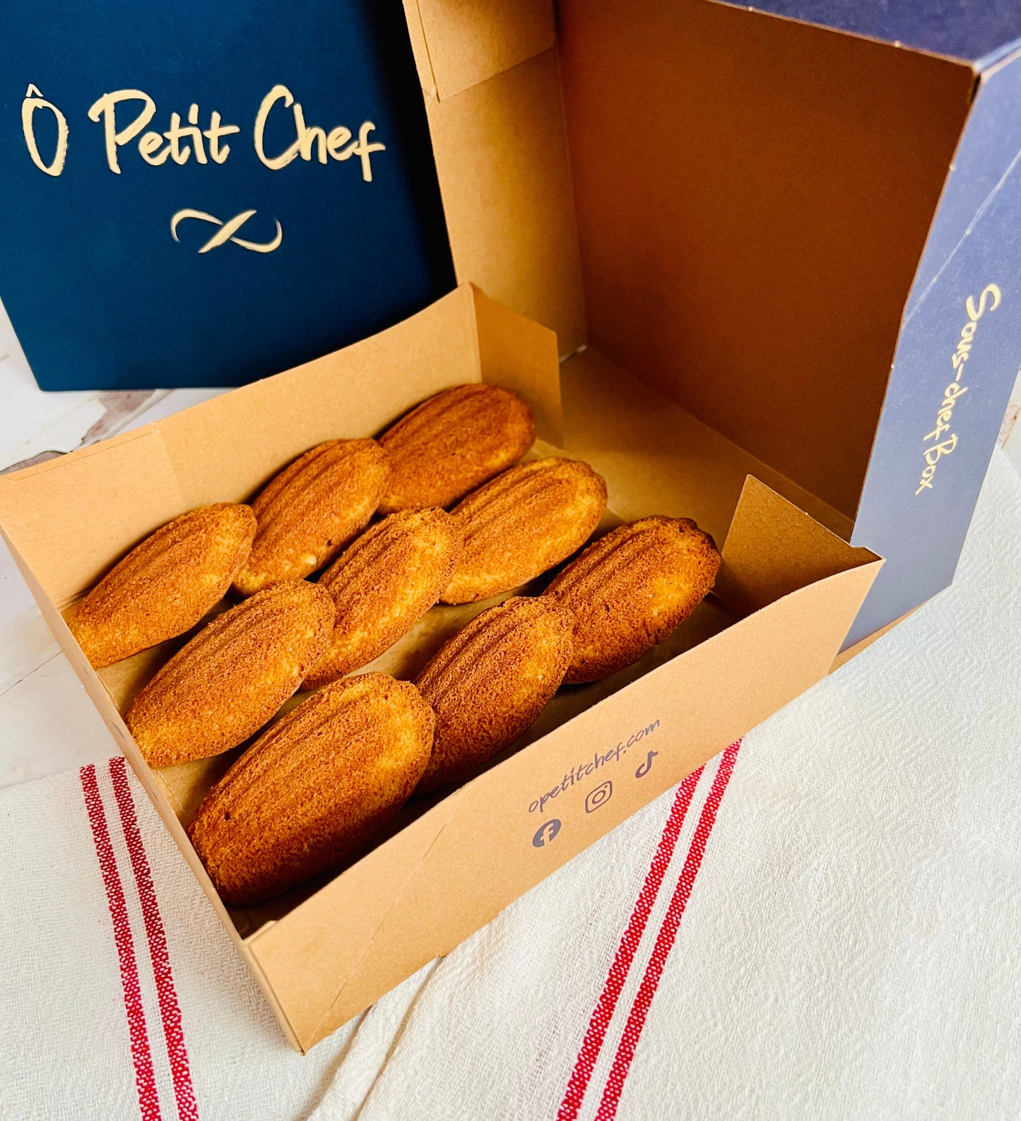 Box of 9 Madeleines