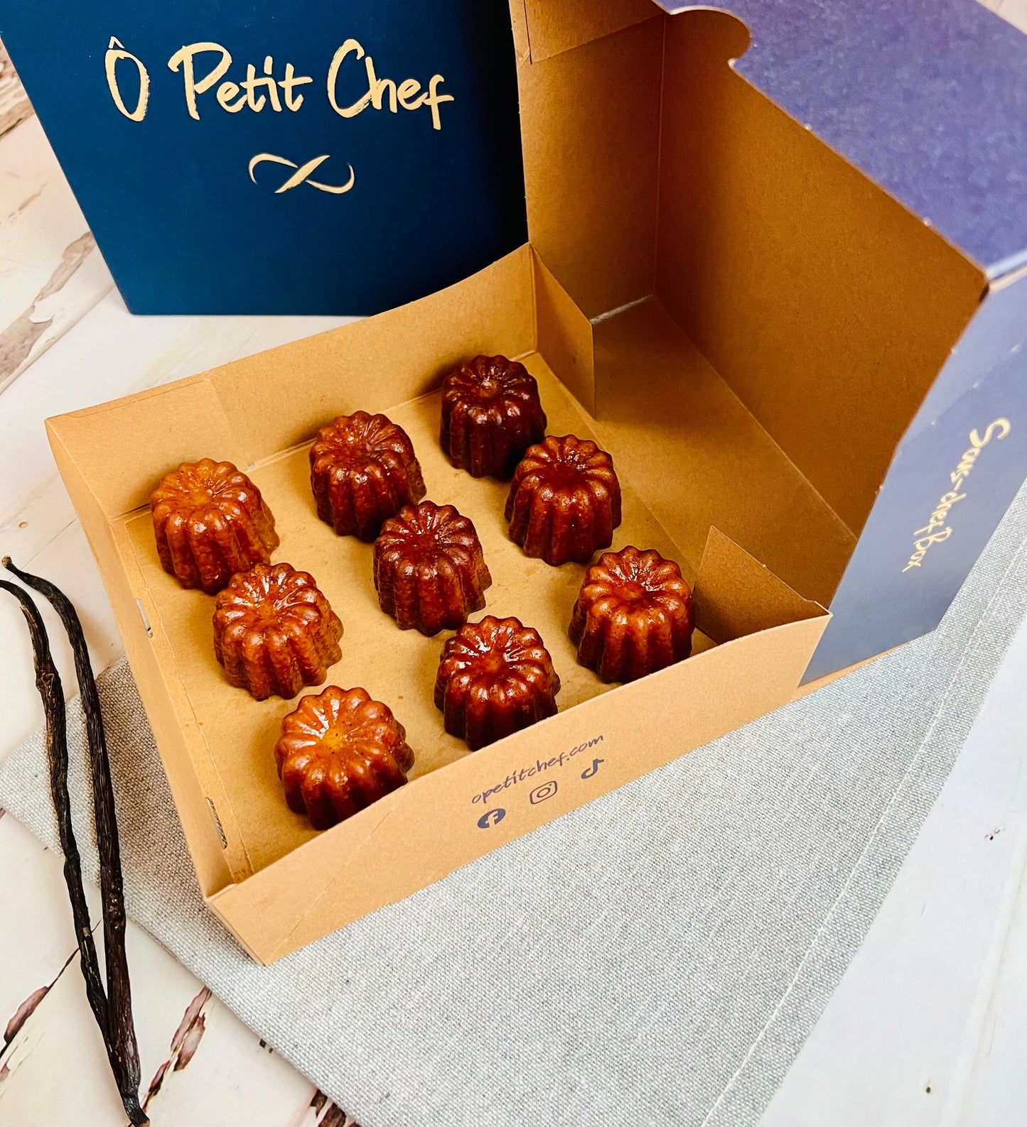 Box of 9 Cannelés